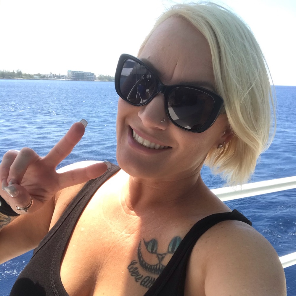 Meet your Posher, Corinne